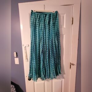 Flint & Moss green and blue skirt